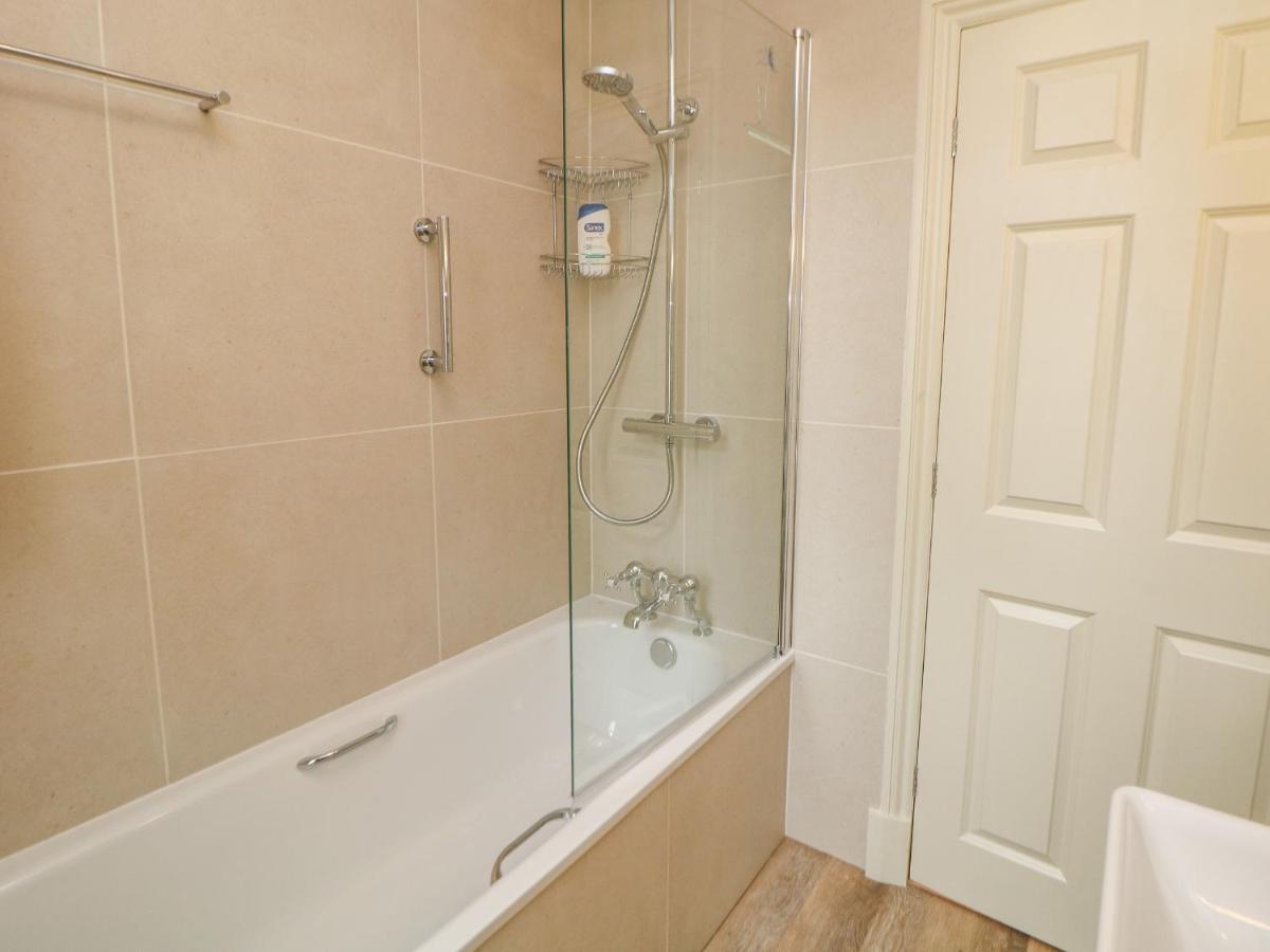 דירות בקסטון Flat 3 Haslemere מראה חיצוני תמונה
